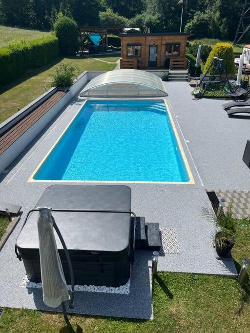 Chalet 2 Personnes Avec Jacuzzi Et Piscine Saisonniere Partagee Corcieux Экстерьер фото