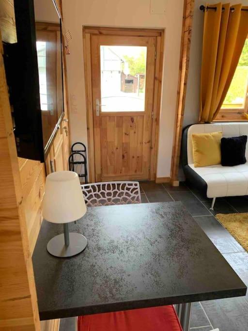 Chalet 2 Personnes Avec Jacuzzi Et Piscine Saisonniere Partagee Corcieux Экстерьер фото